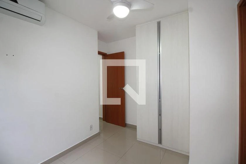Apartamento de 2 quartos em condomínio com piscina — photo 23