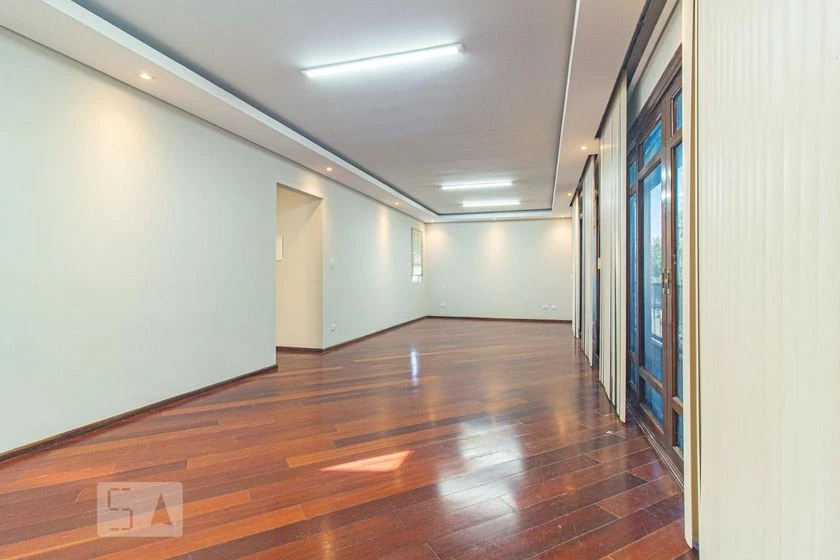 Casa com 5 quartos e churrasqueira privativa no jardim — photo 3