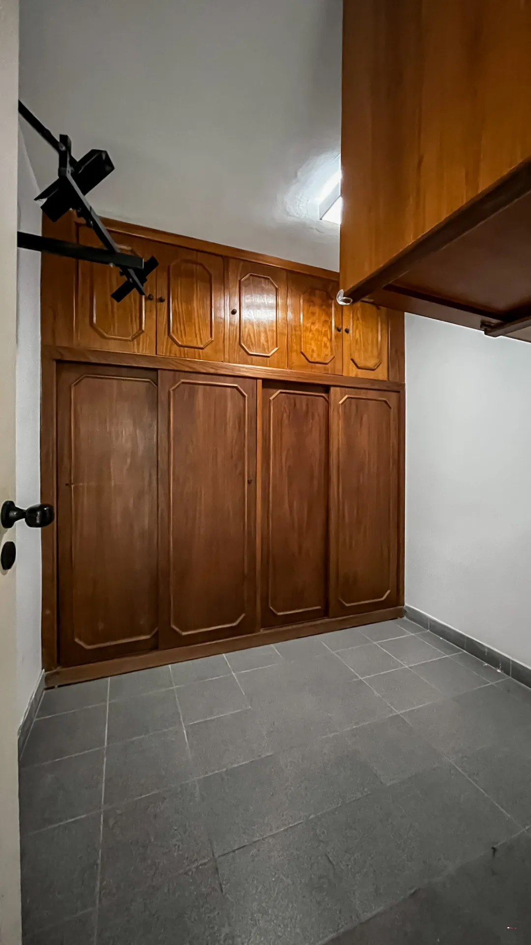 Панорамні вікна та 4 спальні: квартира 217 м² — photo 30