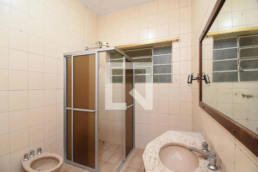 Casa com 5 quartos, 3 banheiros e cozinha separada — photo 4
