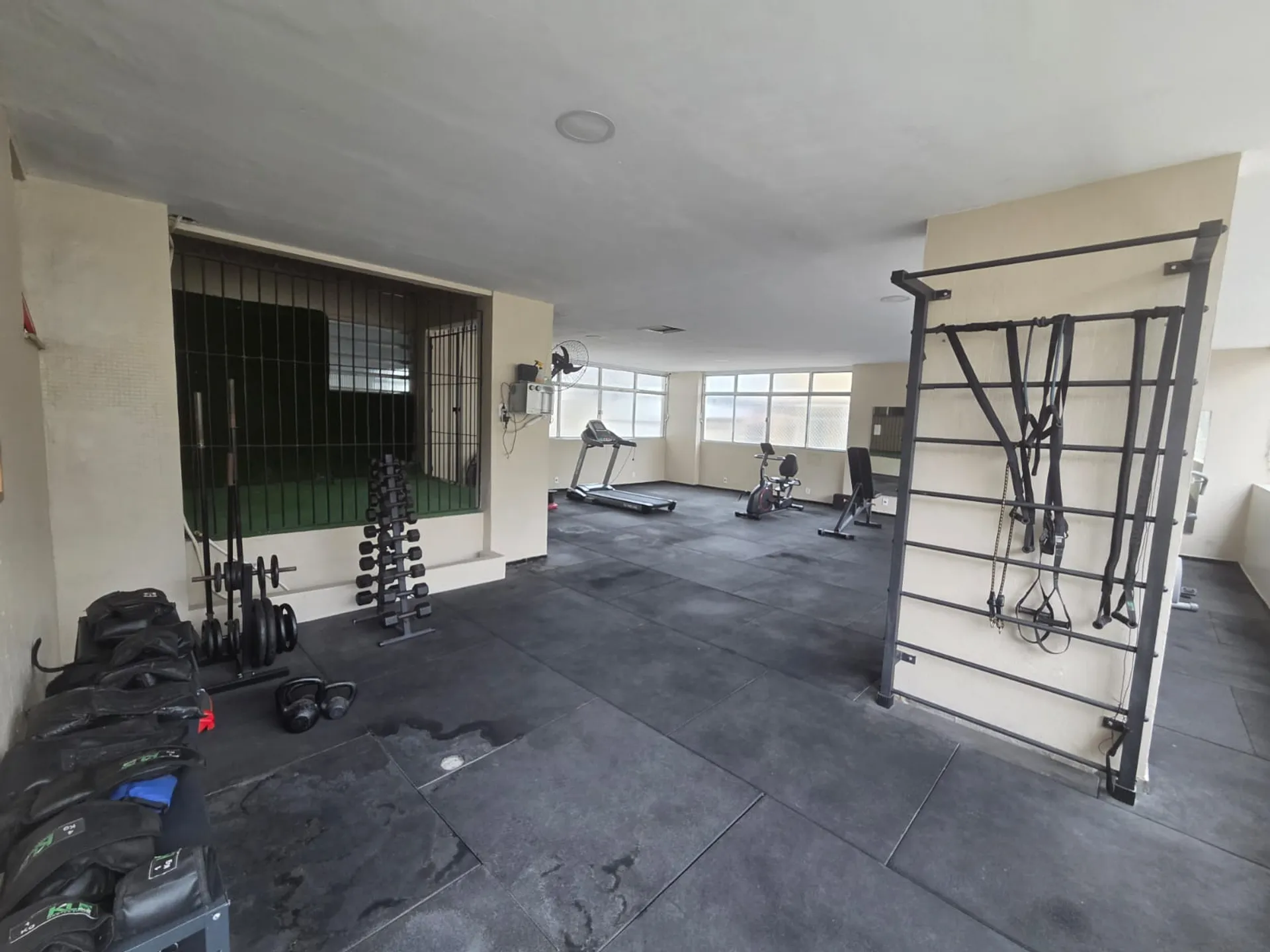 2-bedroom apartment with a home office — photo 33