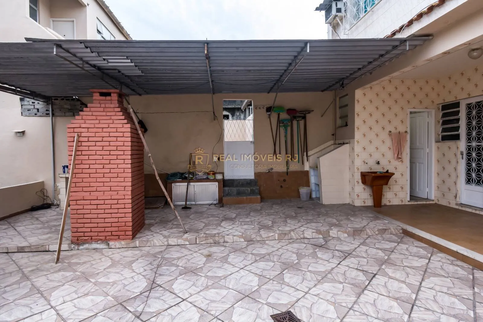 Unfurnished house with 3 bedrooms and 5 bathrooms — photo 62