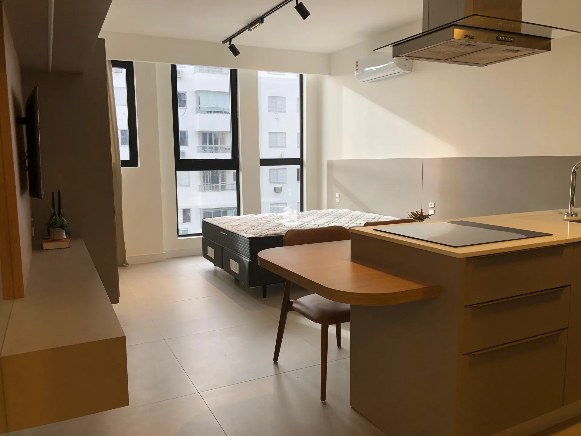Furnished 94 m² studio with 1 bedroom and American kitchen