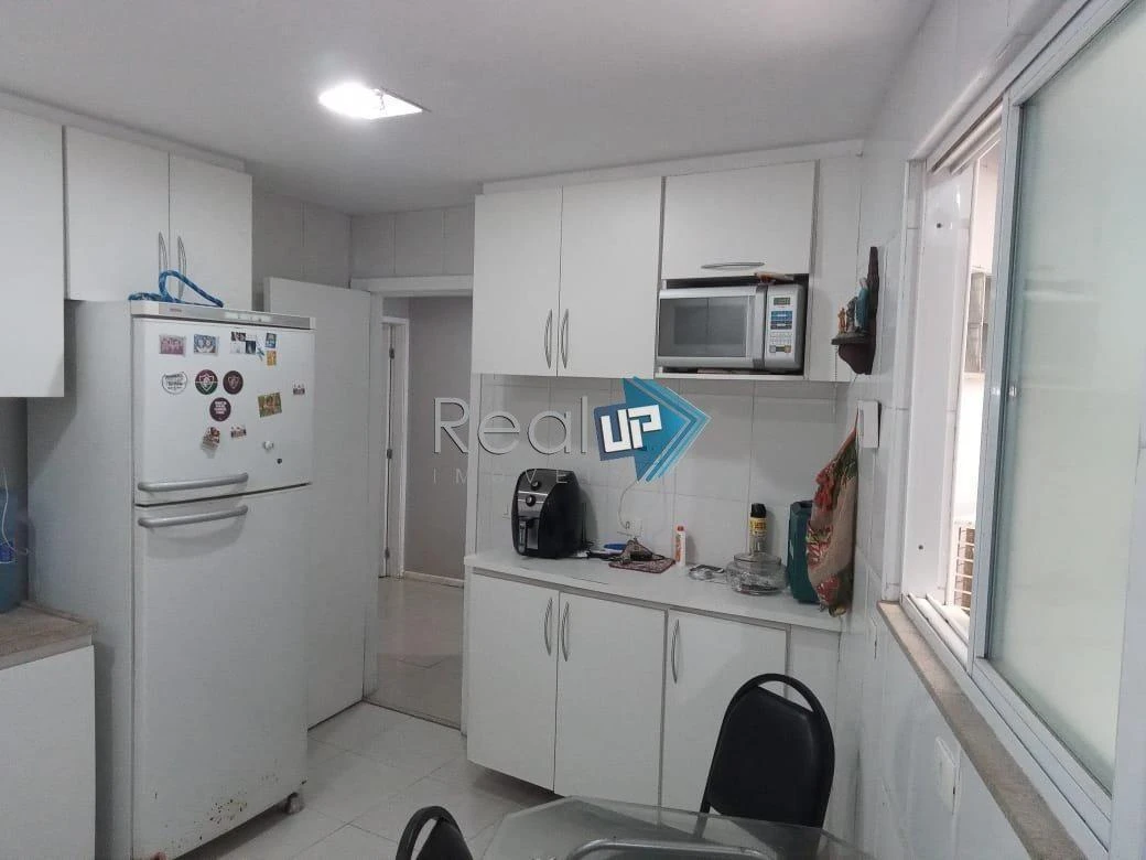 Apartamento com 4 quartos e varanda — photo 22