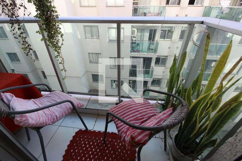 Furnished apartment with a balcony and 2 bedrooms — photo 7