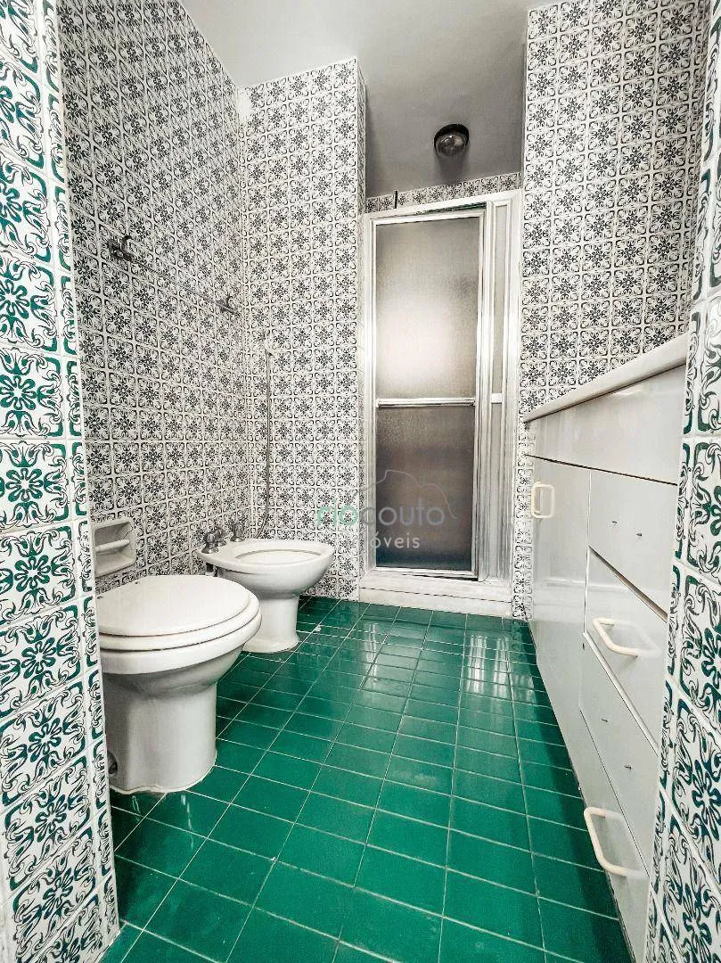 Unfurnished apartment with 4 bedrooms and 377 m² — photo 33