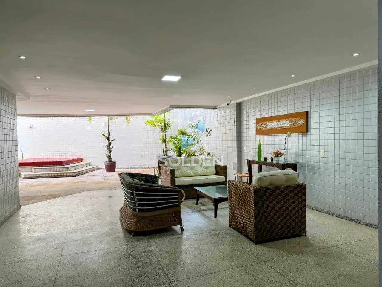 160 m² apartment with 3 bedrooms and 4 bathrooms — photo 36