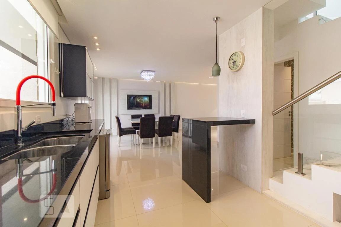 Furnished house, 220 m², with a grill on the balcony — photo 11