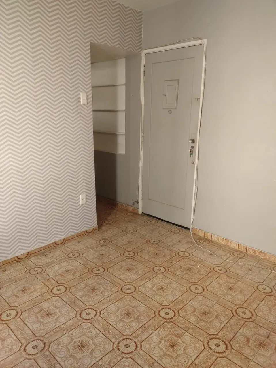 1-bedroom apartment with a compact kitchenette and 25 m² — photo 3