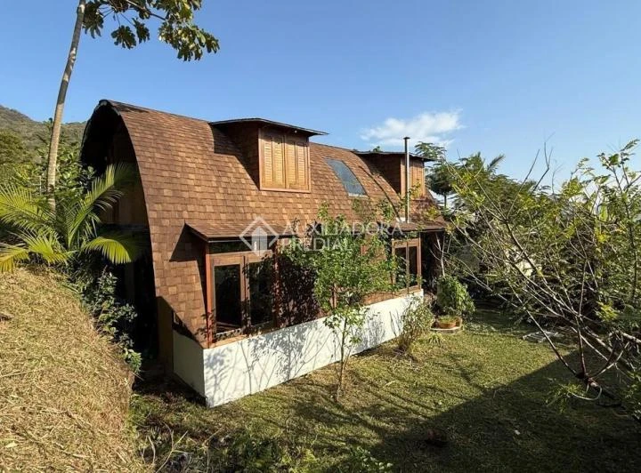 Unfurnished 4-bedroom house with 1 bath and 3 parking — photo 3