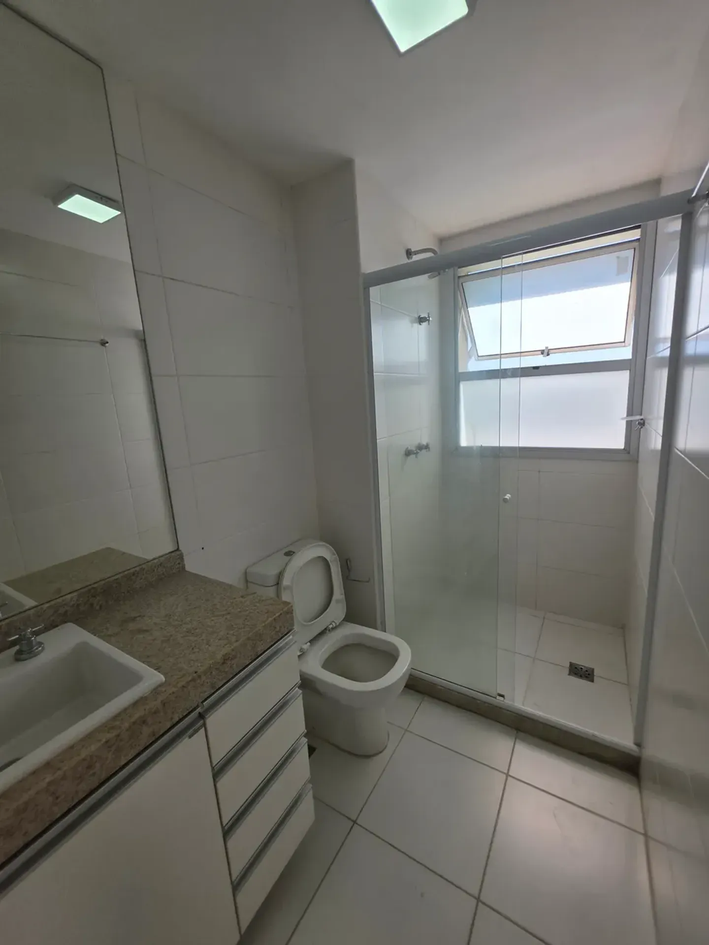 Floor-to-ceiling windows in a 2-bedroom apartment, 90 m² — photo 44