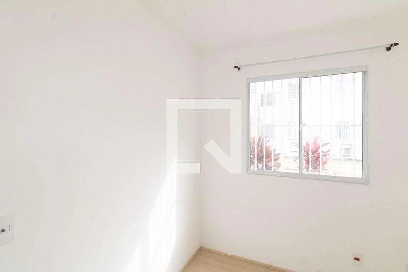Apartamento de 49 m² com box de vidro no banheiro — photo 7