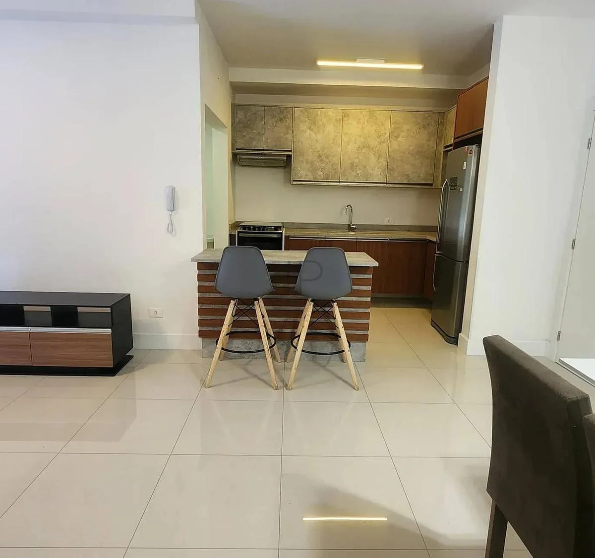 Мебльована квартира 98 м² з кухнею відкритого плану — photo 2