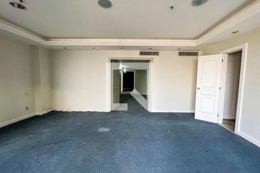 Apartment with 8 bedrooms, 3 bathrooms and 350 m² — photo 5