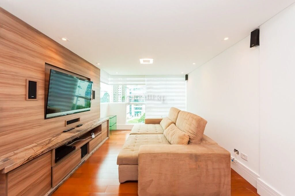 3-bedroom apartment, 1 with its own bathroom, 192 m² — photo 15