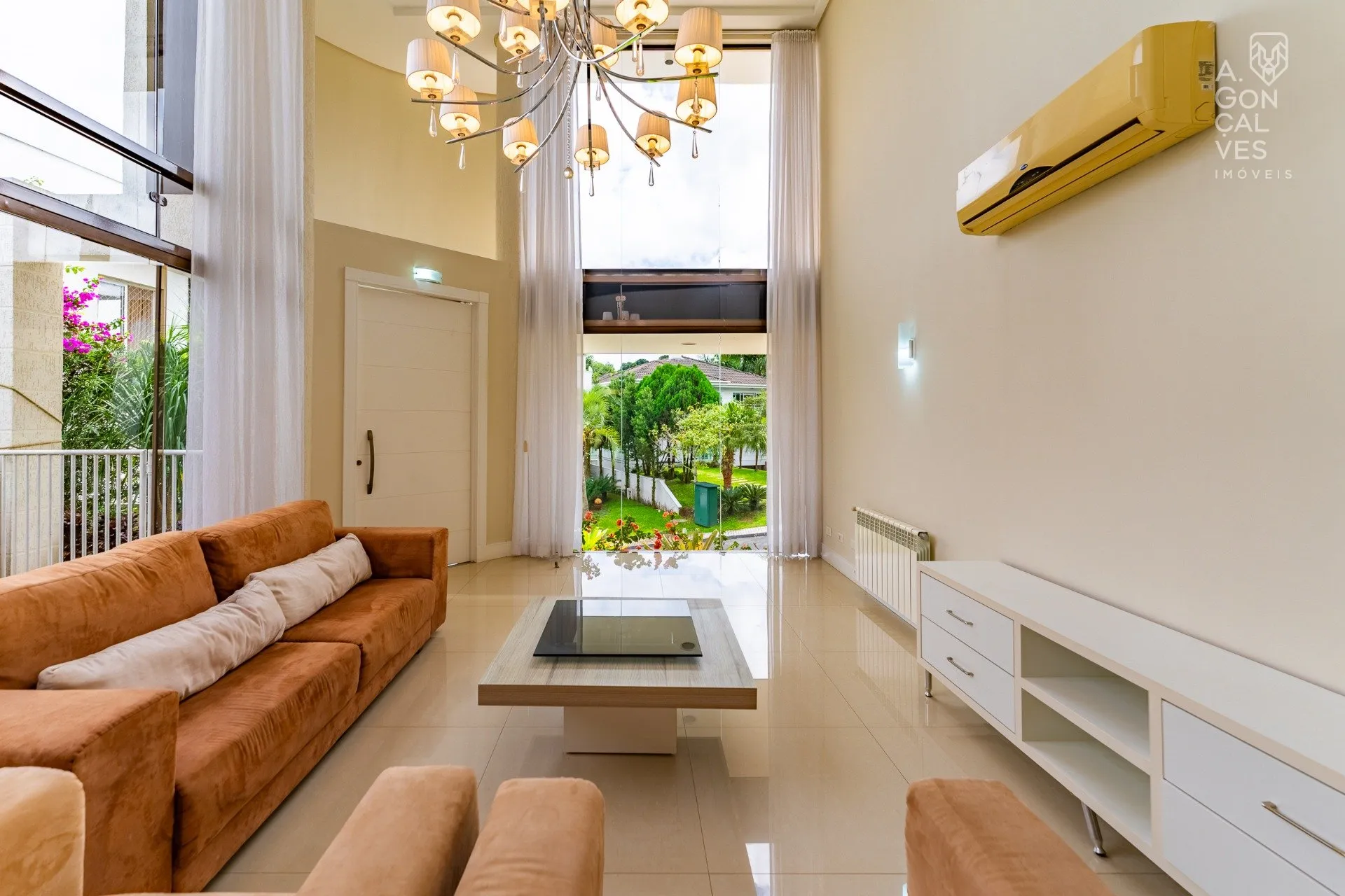 Unfurnished house with 4 bedrooms and 5 bathrooms — photo 2