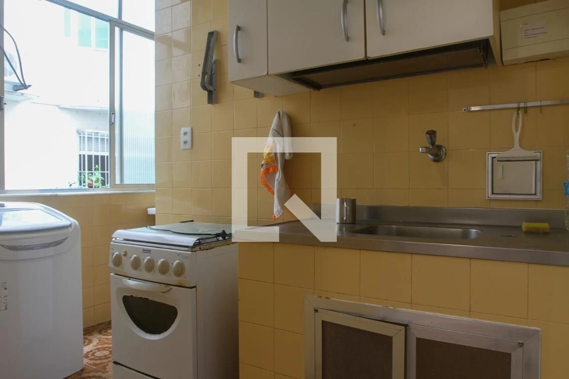 One-bedroom apartment with a washing machine — photo 2