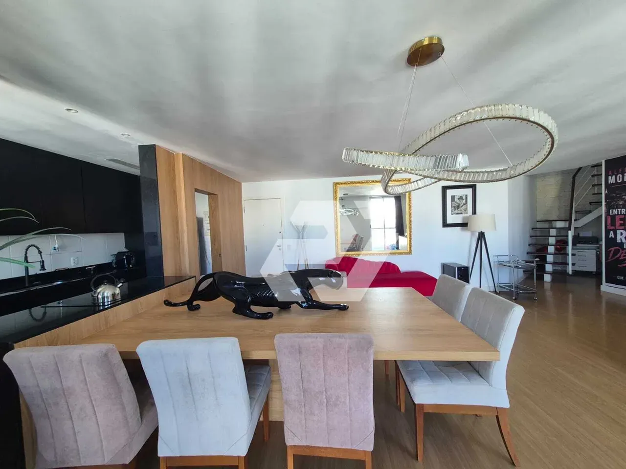 Furnished 4-bedroom apartment with building pool — photo 13