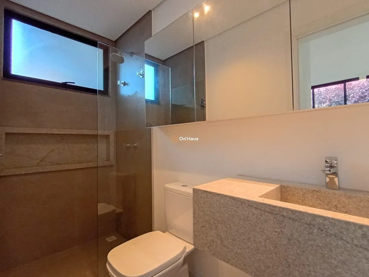 Rental house with 6 en-suite bedrooms and 513 m² — photo 43