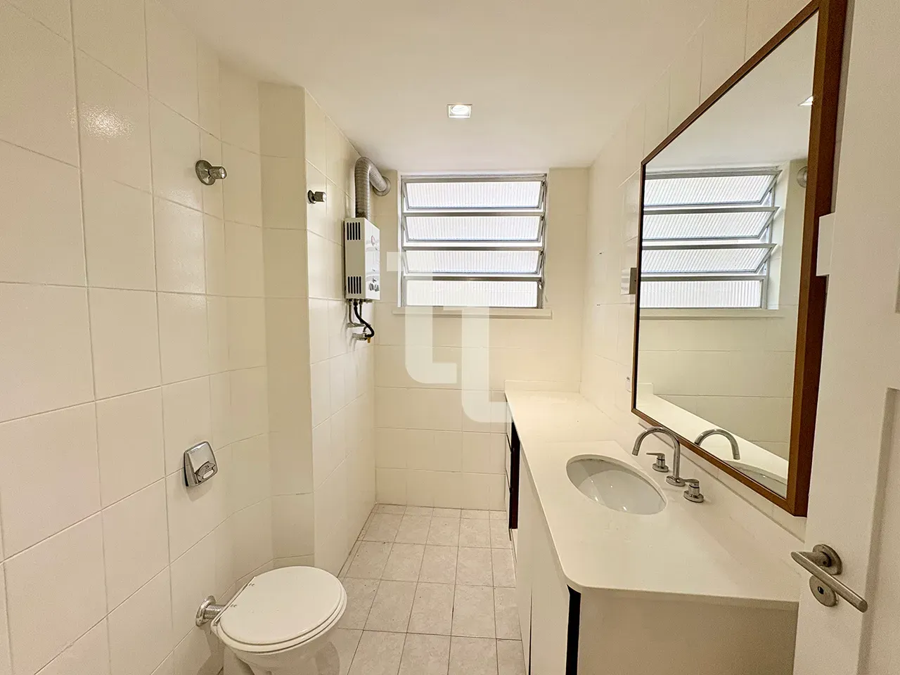 Home office in a 2-bedroom apartment, 85 m² — photo 9