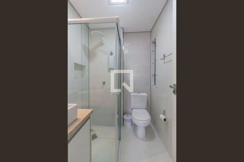 Furnished apartment, 77 m², with a glass-enclosed balcony — photo 40