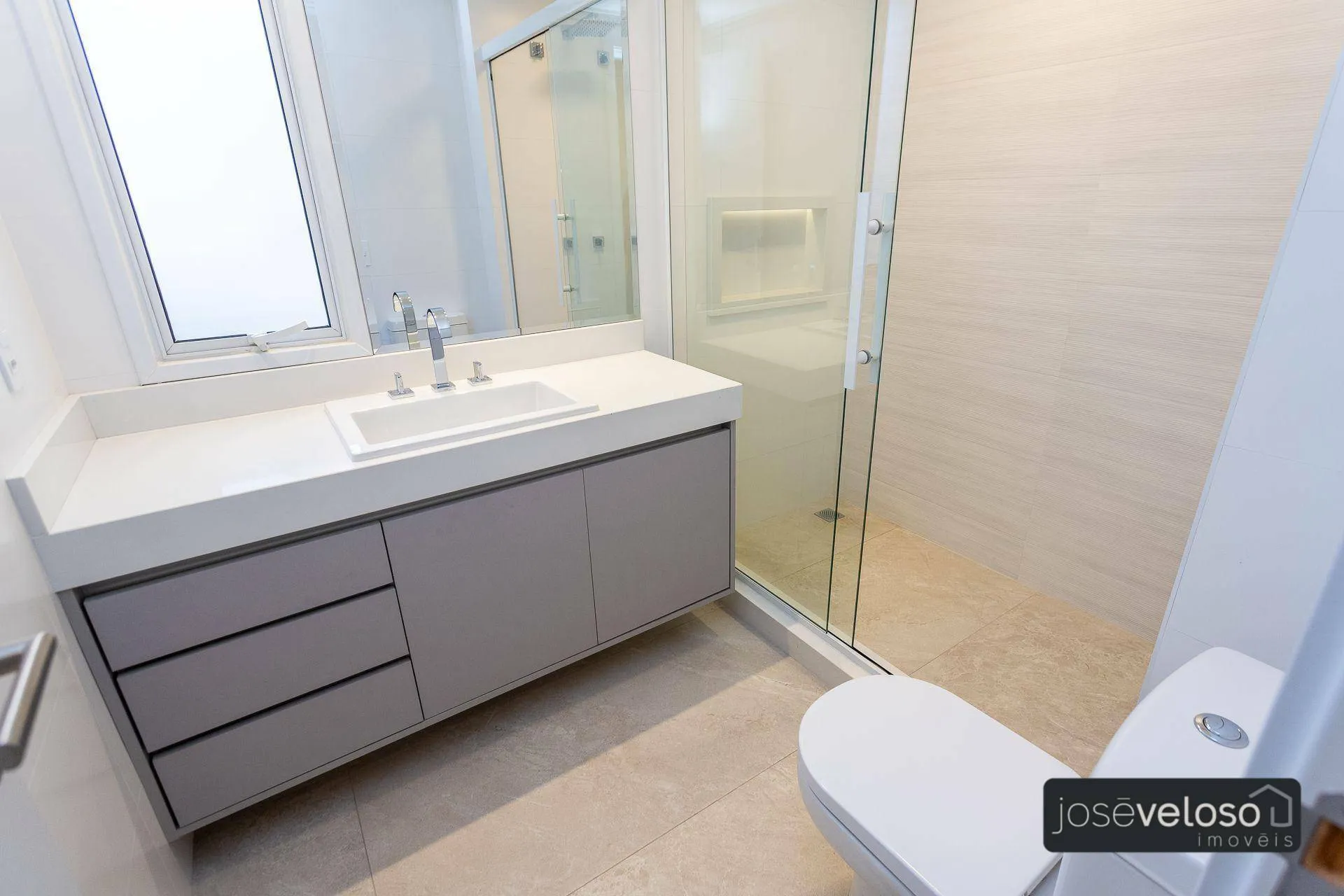 Apartment with open-plan kitchen and 4 bedrooms, 297 m² — photo 31