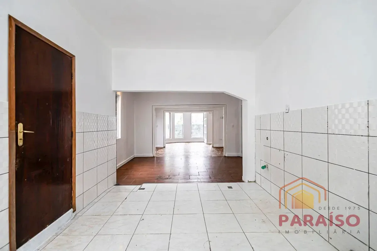 Деревянный пол или ламинат и 4 спальни: дом 165 м² — photo 17