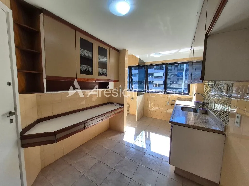 Apartment, 123 m², with wood or laminate floors — photo 11