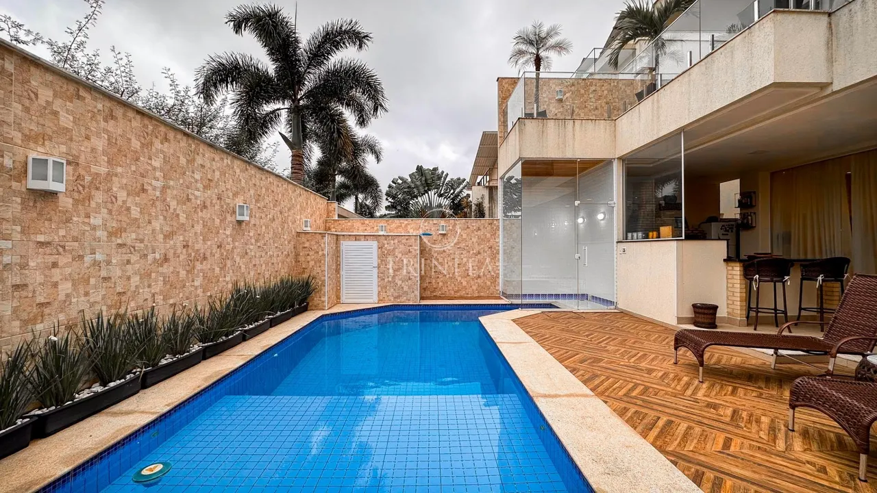 Condominium house with 5 bedrooms and balcony grill — photo 11