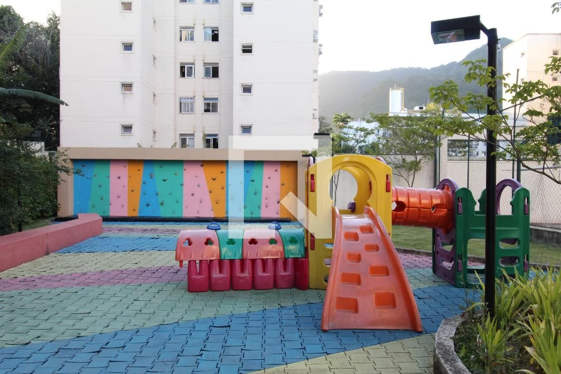 Собственный бассейн и 2 спальни: квартира 64 м² — photo 44