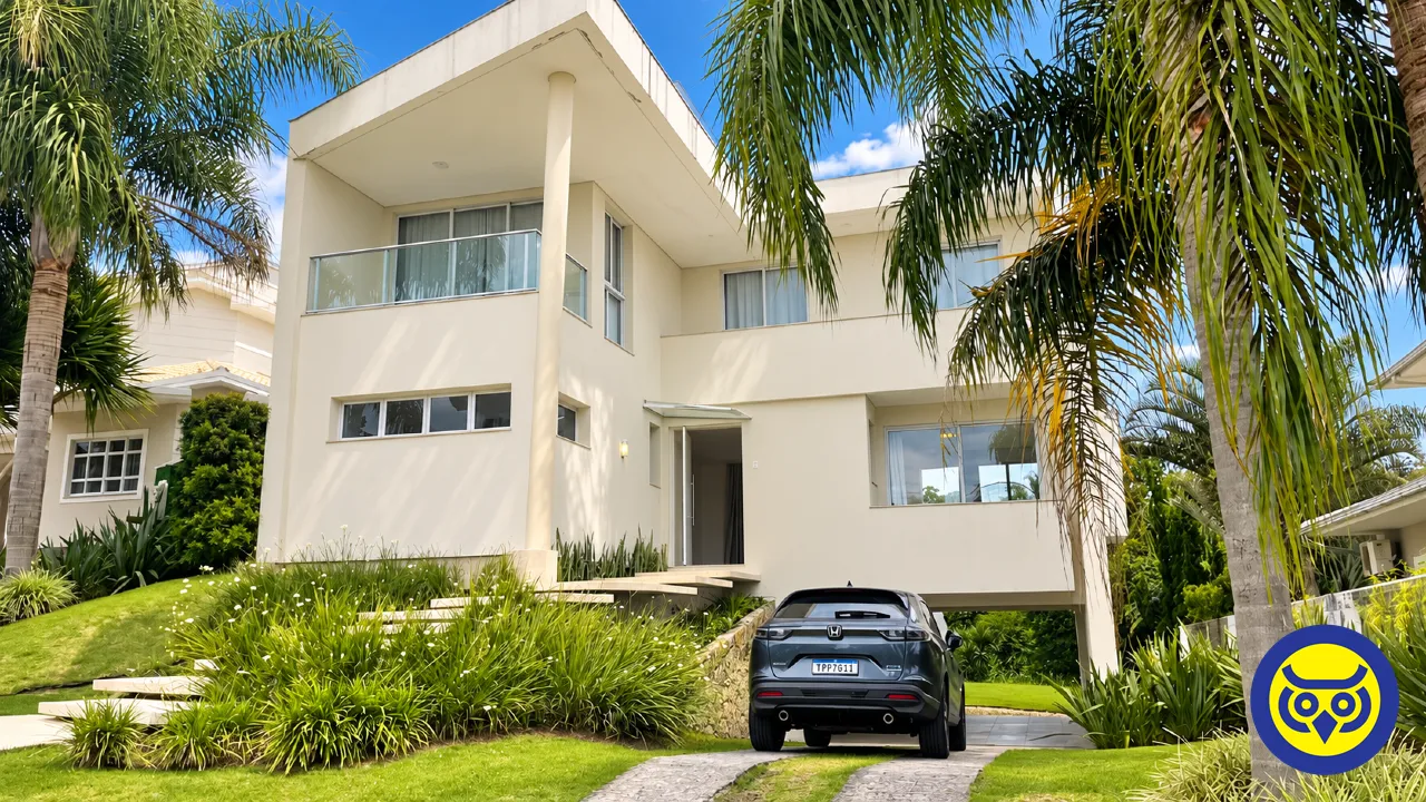 3-bedroom house with a water view — photo 3