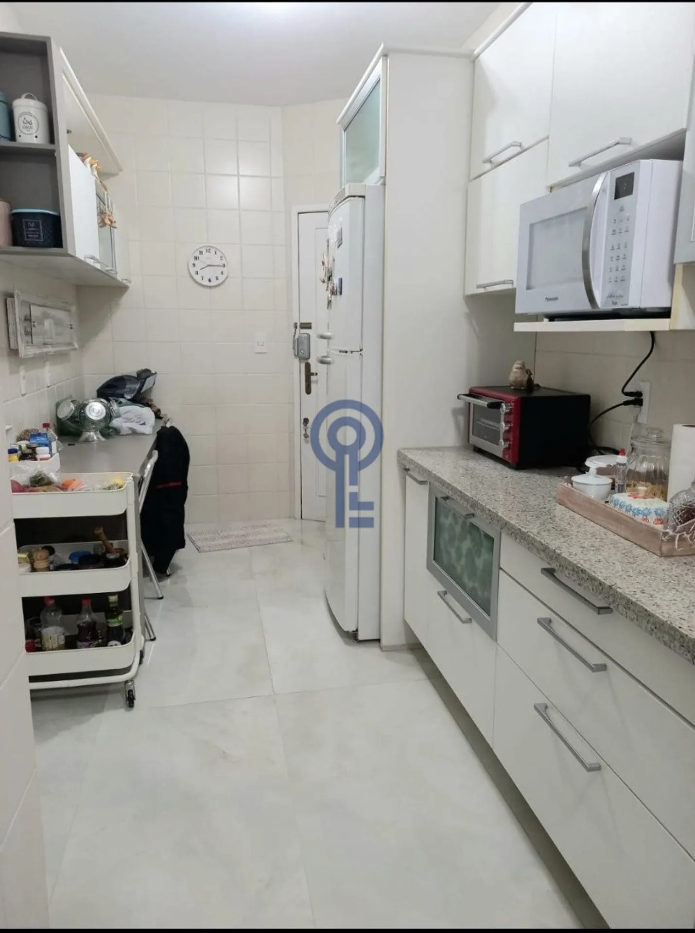 Furnished 98 m² apartment with 2 en-suite bedrooms — photo 11