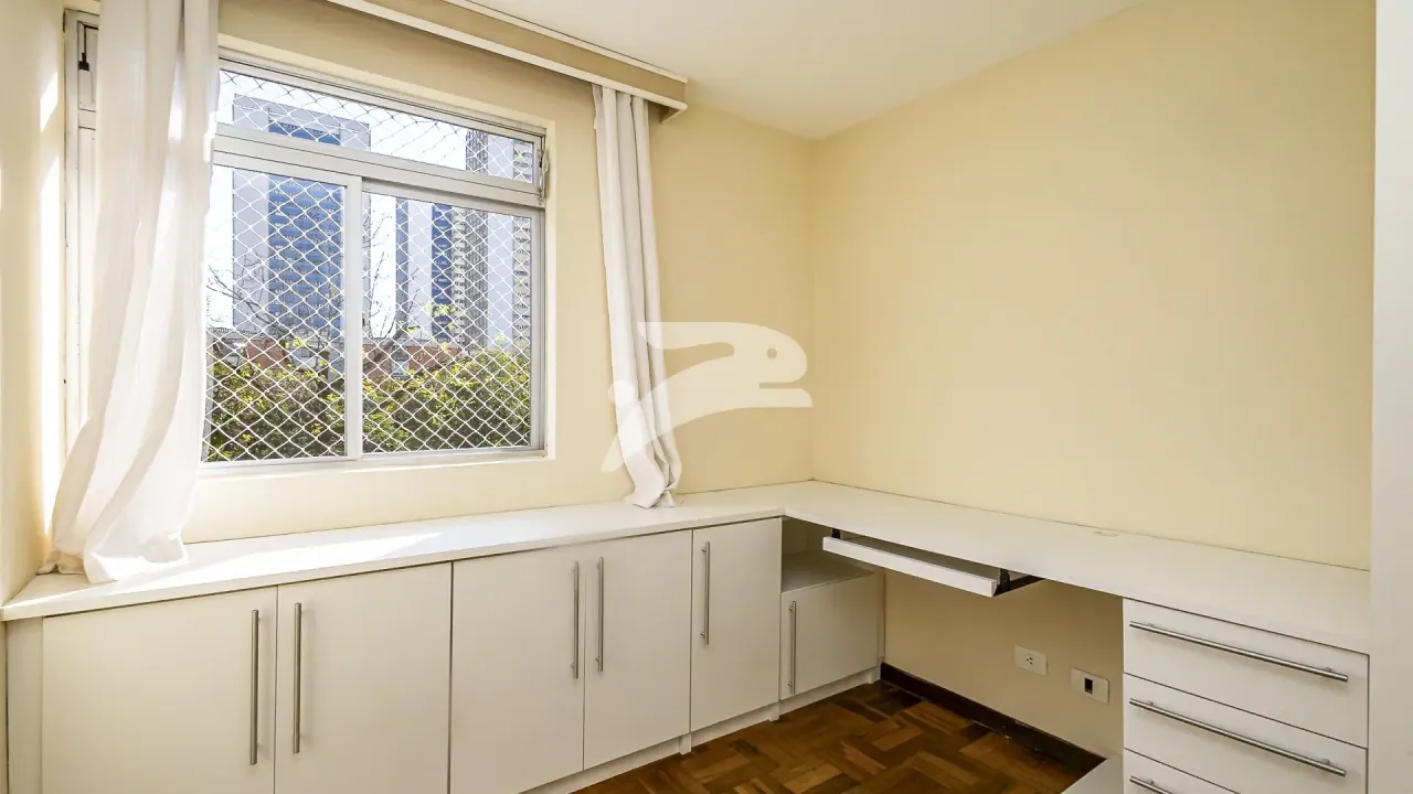 2-bedroom apartment with wood flooring in the living room — photo 10