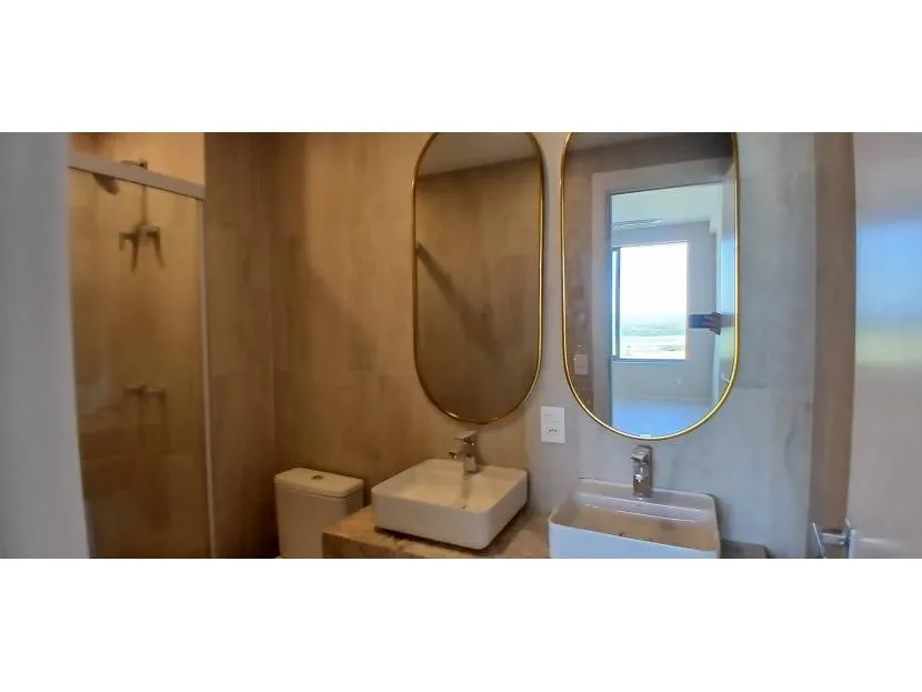 Unfurnished 3-bedroom apartment with 5 bathrooms — photo 10