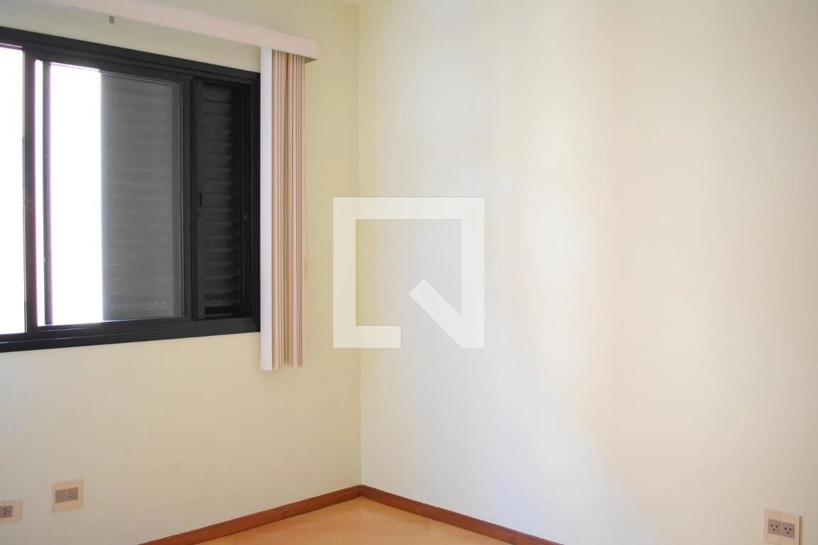 3-bedroom apartment with a washing machine in Curitiba — photo 37