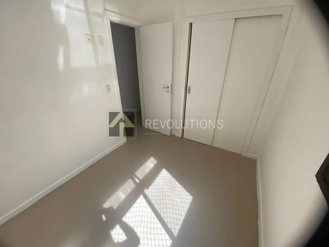 Apartment with 3 bedrooms and 3 bathrooms, enclosed kitchen — photo 15