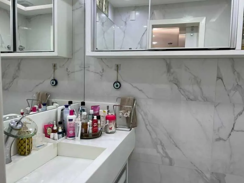 Furnished apartment with 2 bedrooms and a glass balcony — photo 6