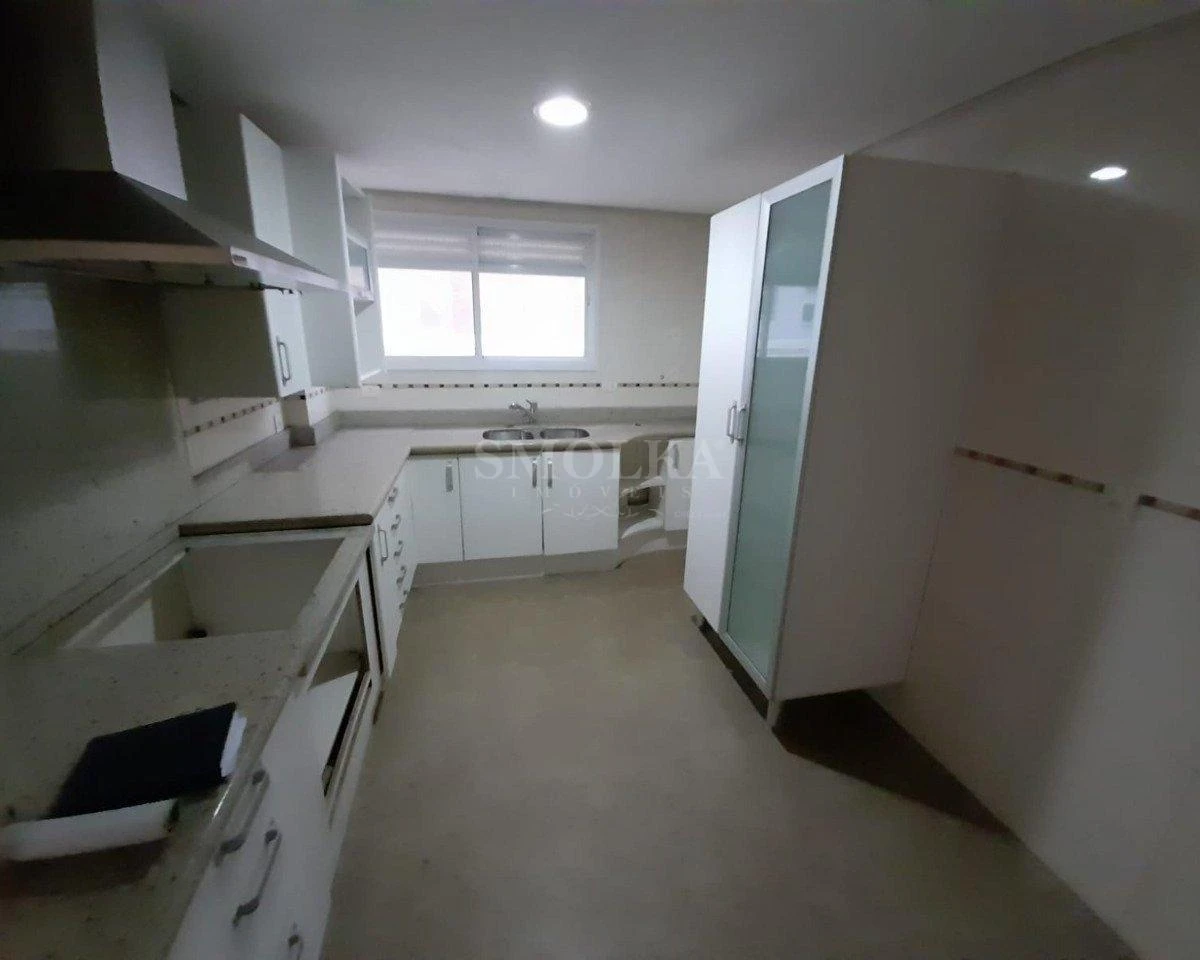 Ванна та 4 спальні: квартира 255 м² — photo 24