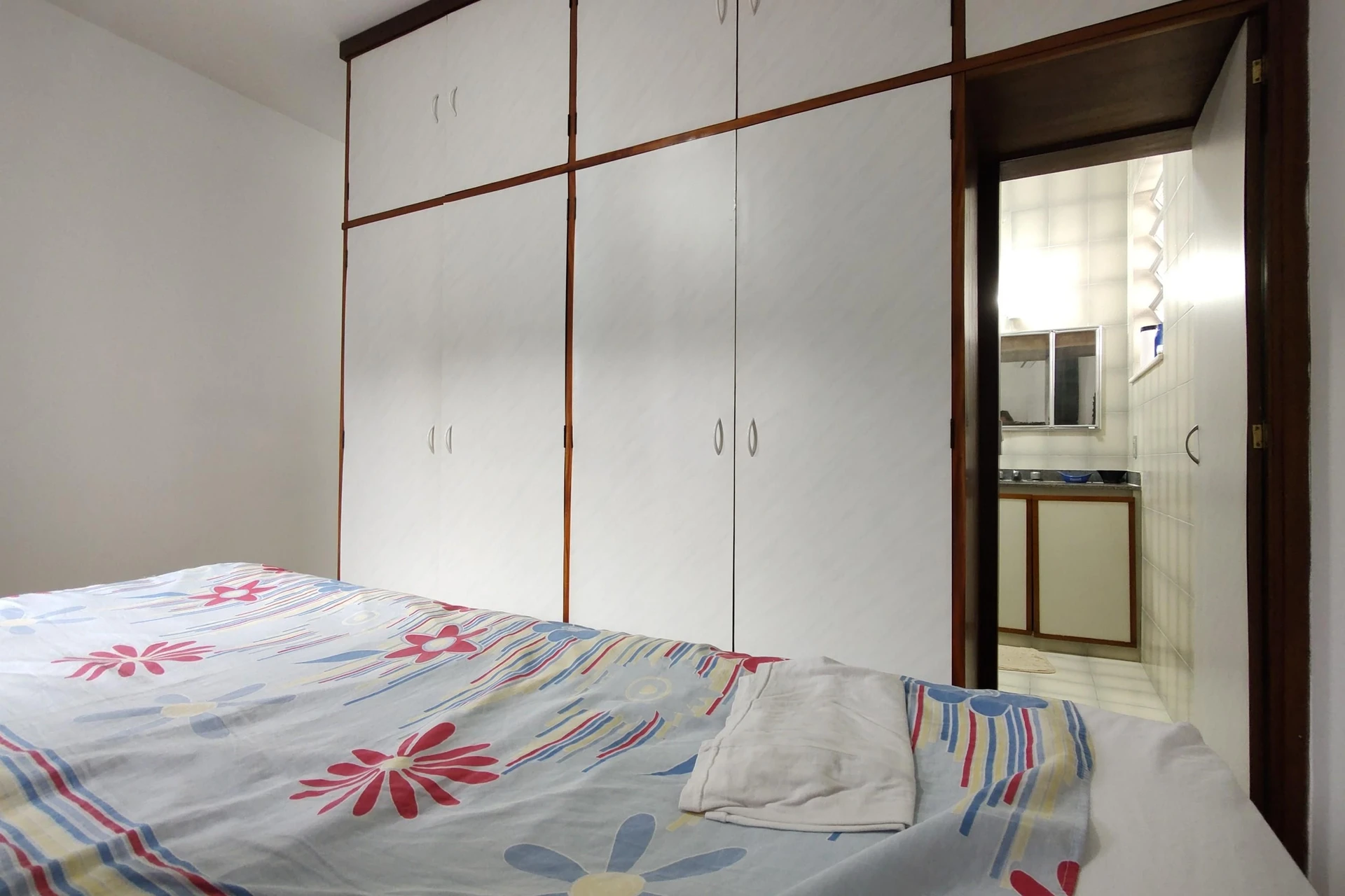 Jacuzzi y 3 dormitorios: casa de 742 m² — photo 20