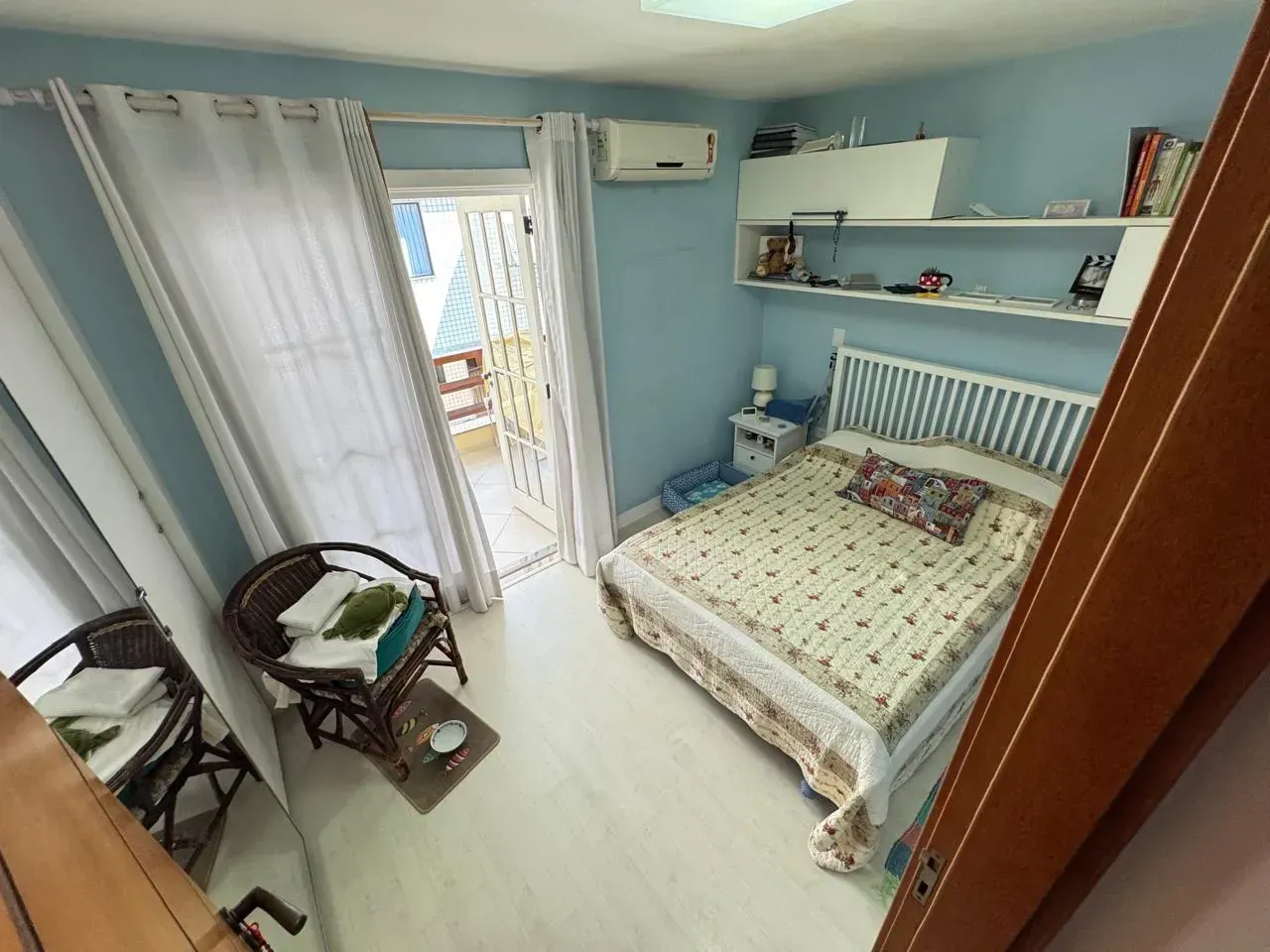 Condo house with 4 bedrooms and a closed kitchen — photo 6
