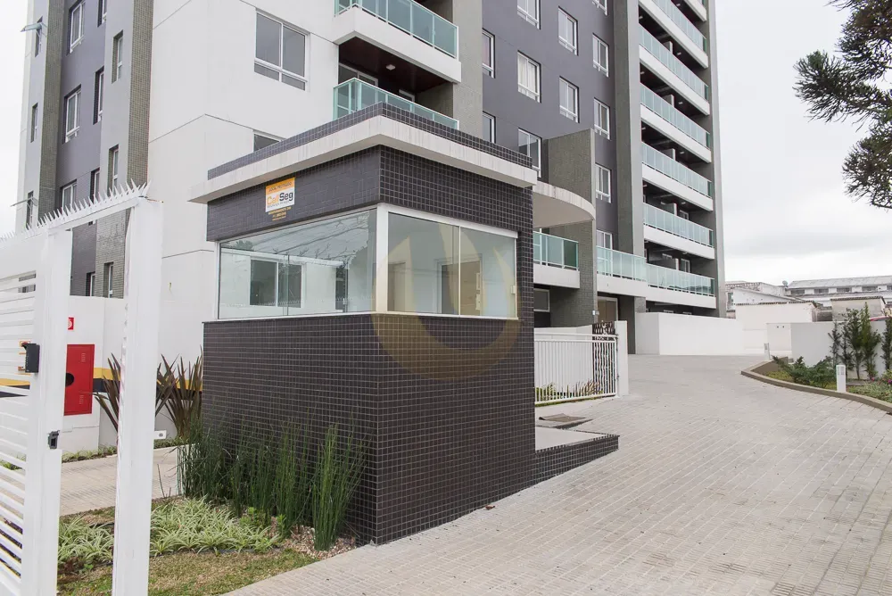 Unfurnished 1-bedroom apartment with open-plan kitchen — photo 19