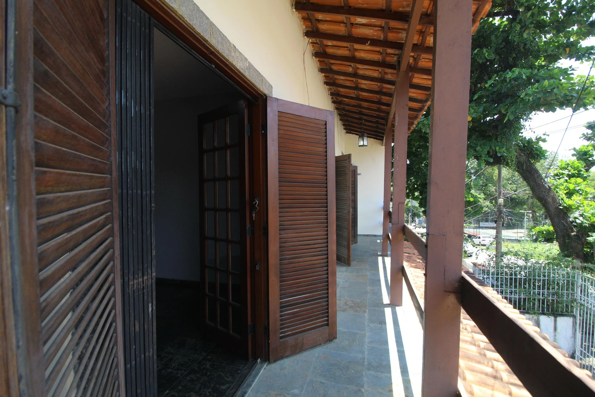 4-bedroom house with a bathtub in Rio de Janeiro — photo 23