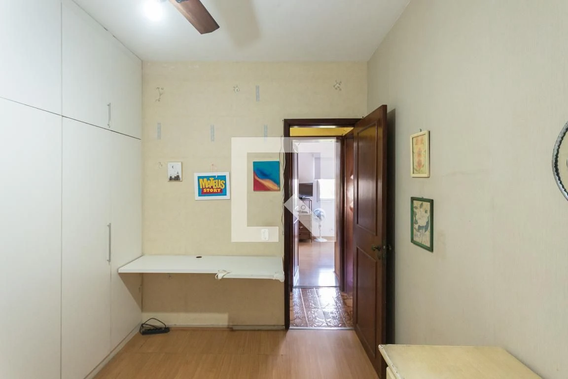 Furnished 3-bedroom apartment with suite and balcony — photo 23