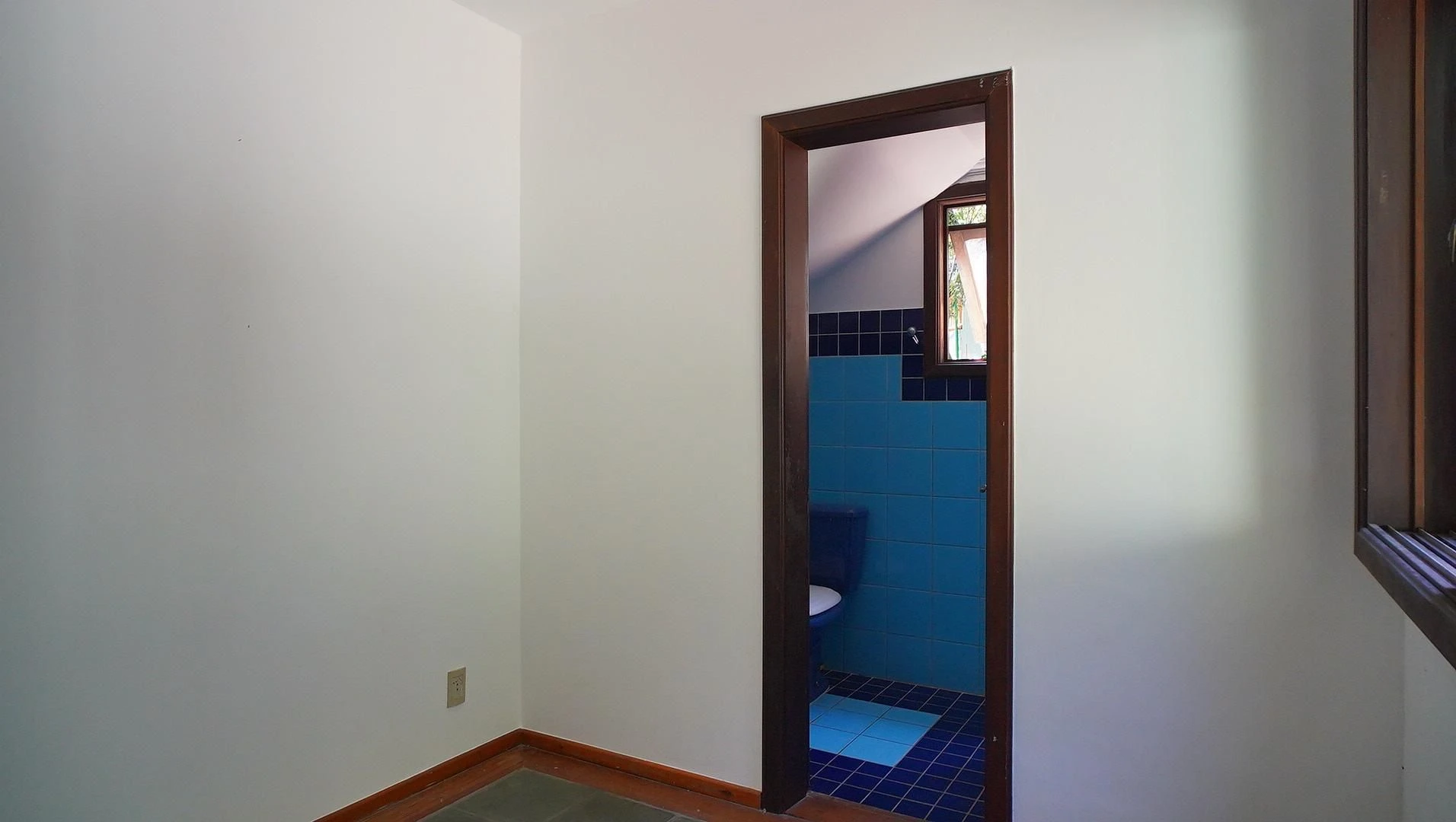 Панорамні вікна та 4 спальні: будинок 735 м² — photo 65
