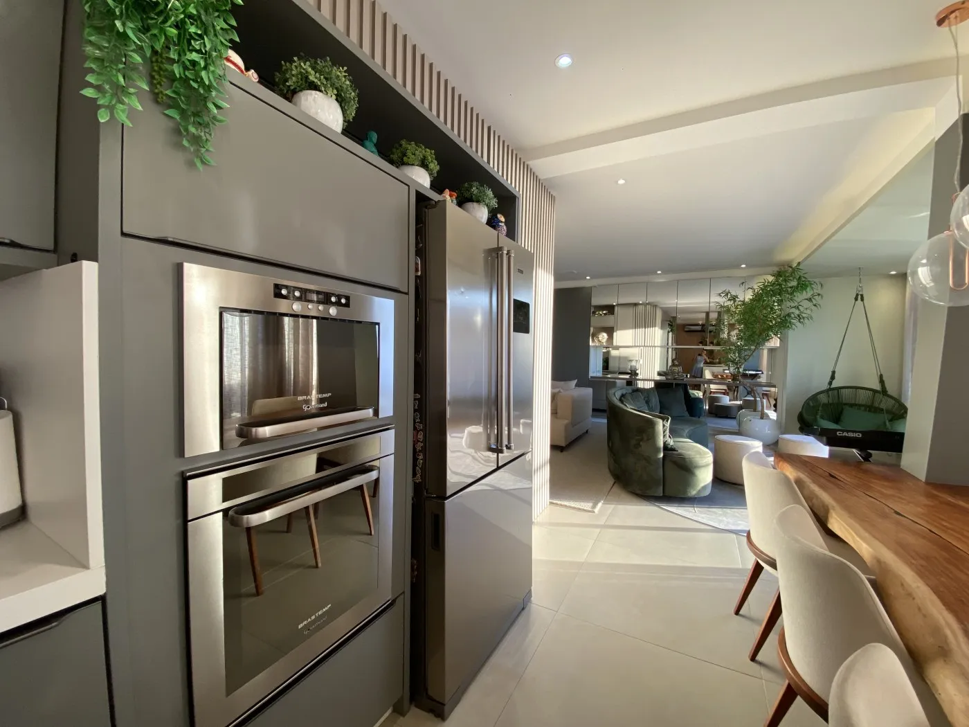 318 m² apartment with a bathtub and a water view — photo 25