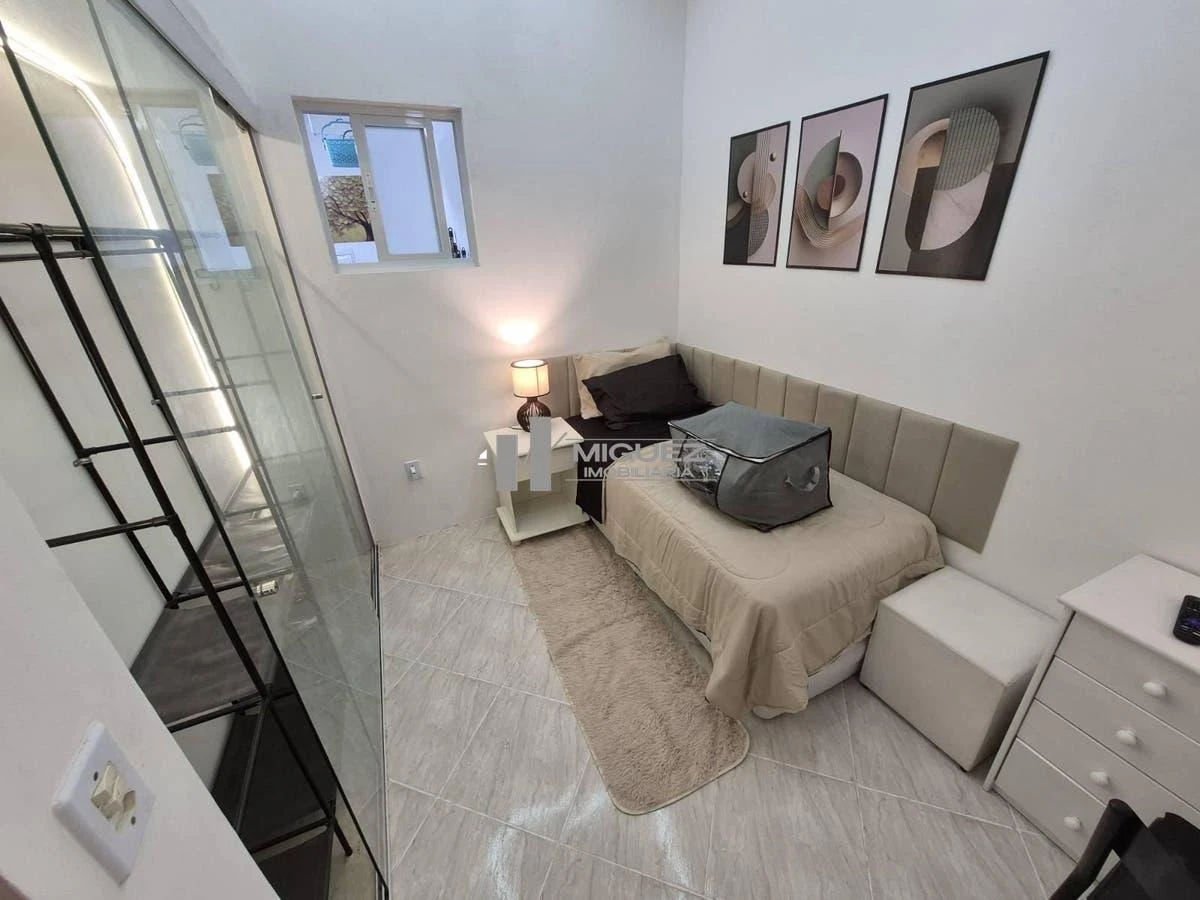 Walk-in closet in a 2-bedroom apartment, 75 m² — photo 3