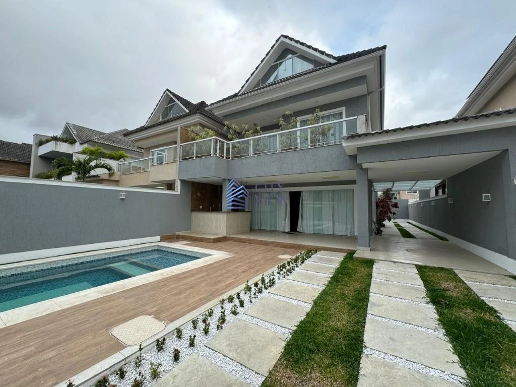 House with 5 bedrooms and 360 m² plus 4 parking spots — photo 1