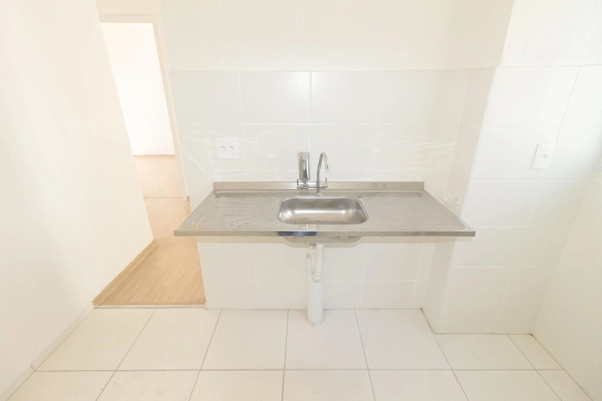 Apartamento de 2 quartos em condomínio com piscina — photo 10