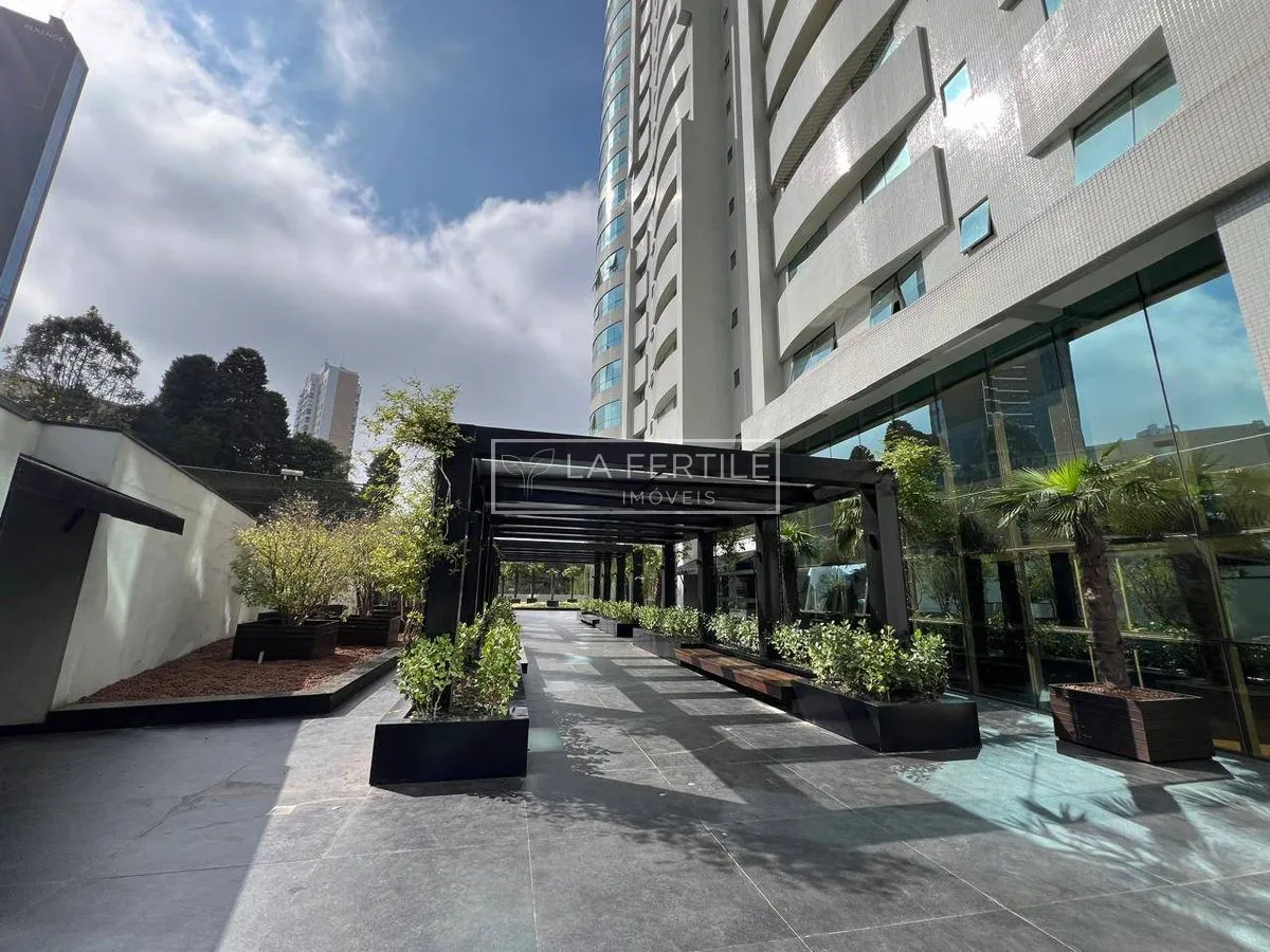 Apartment with 4 bedrooms and 5 bathrooms over 189 m² — photo 26