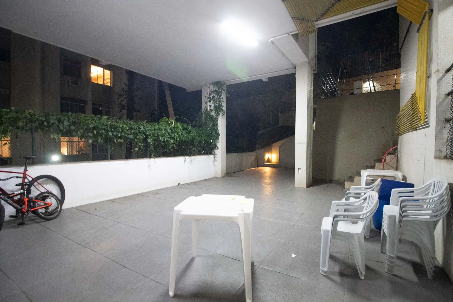 3-bedroom apartment with a water view in Rio de Janeiro — photo 29
